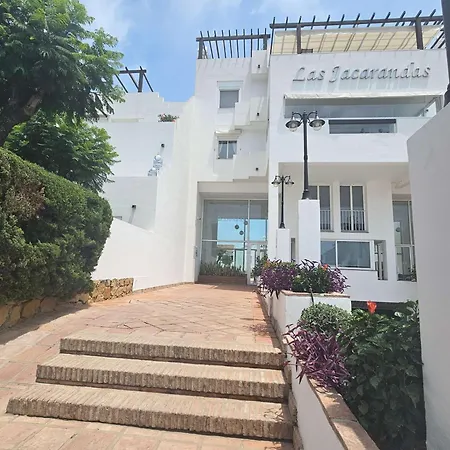Apartmán Jacaranda Gardens By Lica Homes *